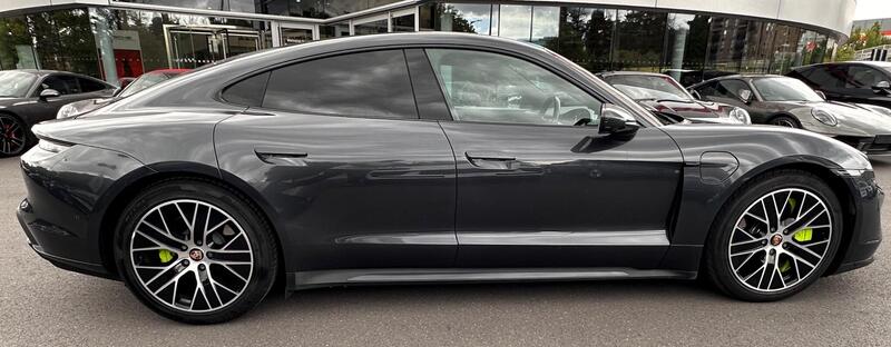 Porsche Taycan view 3