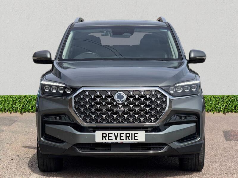 Ssangyong Rexton view 2