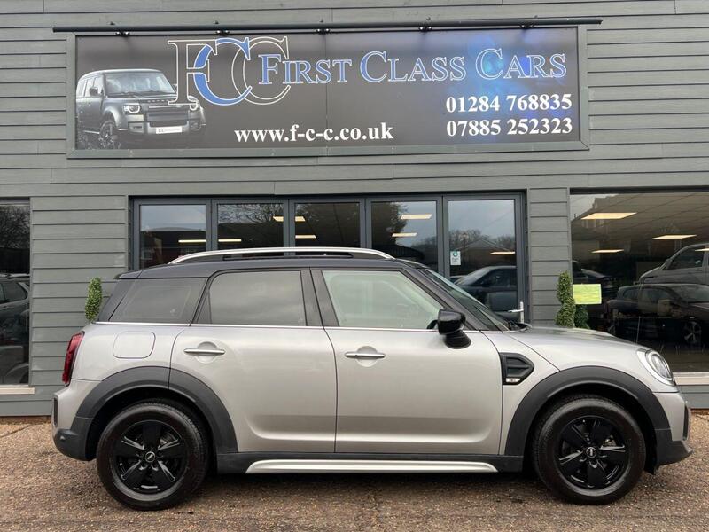 Mini Countryman view 2