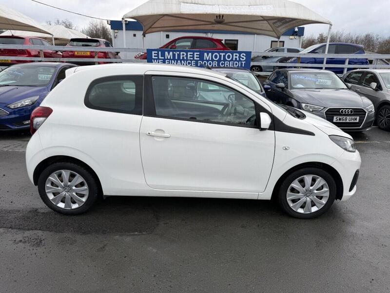 Peugeot 108 view 3
