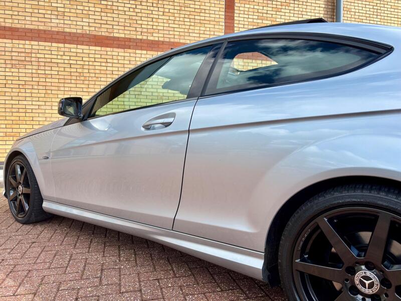 Mercedes-Benz C Class view 7