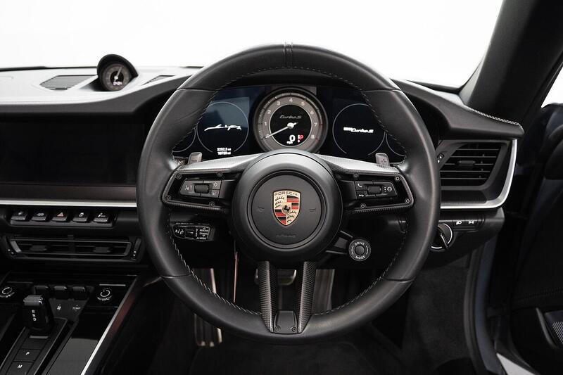 Porsche 911 view 6