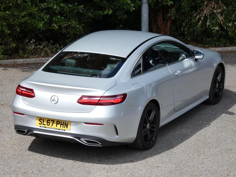 Mercedes-Benz E-Class view 3