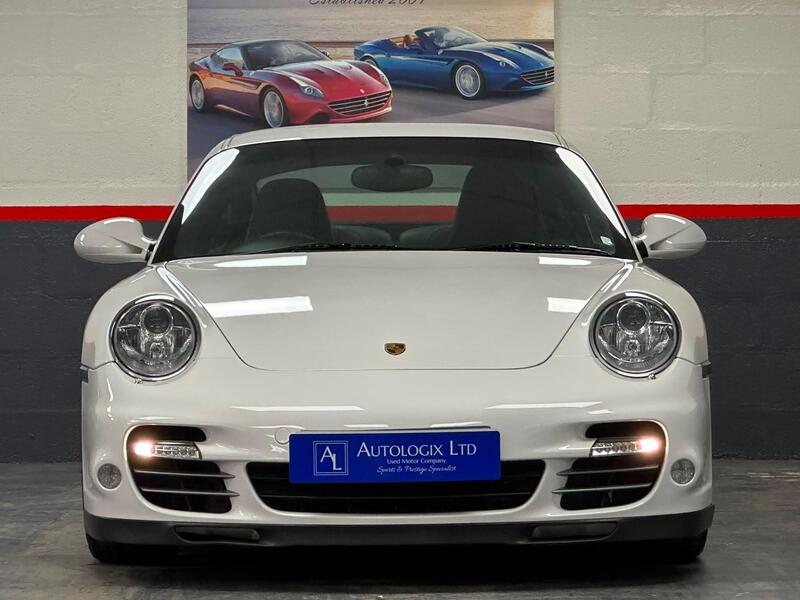 Porsche 911 view 6