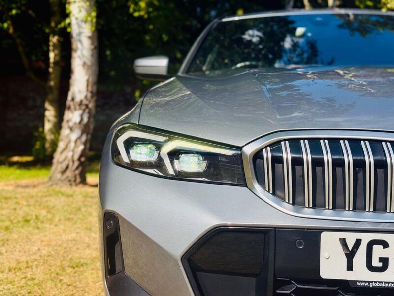 BMW 3 Series view 4