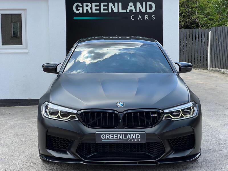 BMW M5 view 3