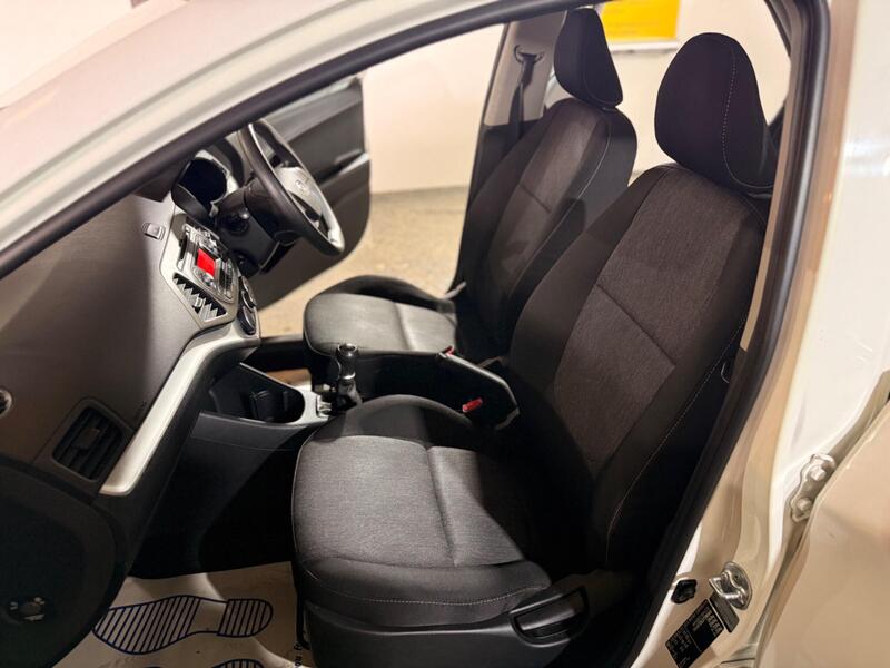 2013 Kia Picanto — photo 20