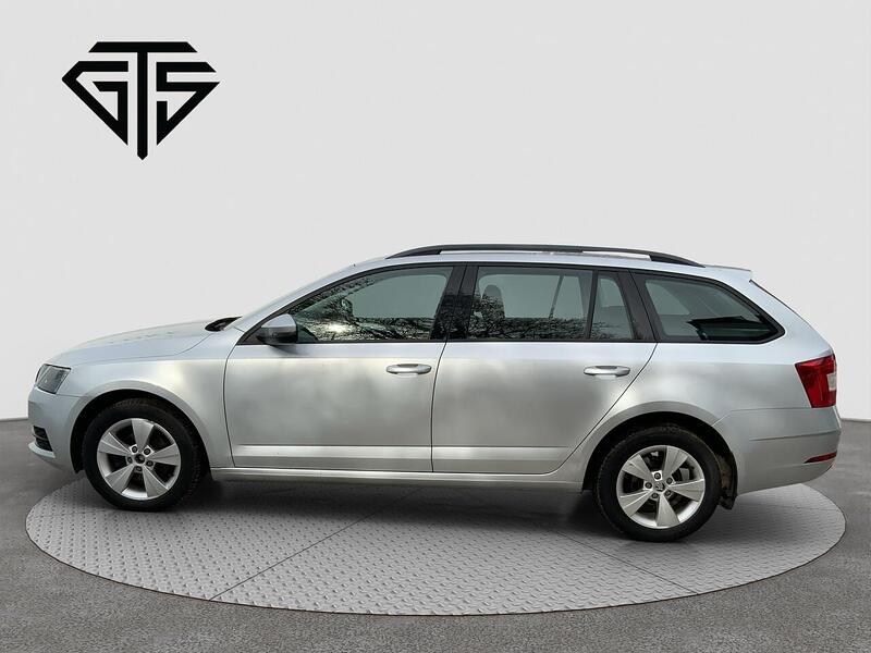 Skoda Octavia view 6