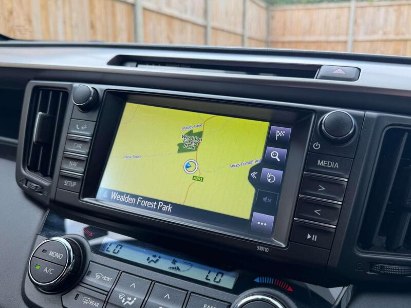 Toyota Rav4 view 3