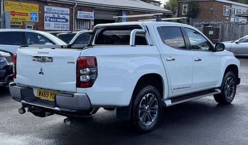 Mitsubishi L200 view 4