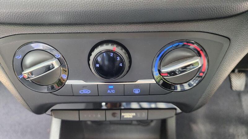 2015 Hyundai i20 — photo 24