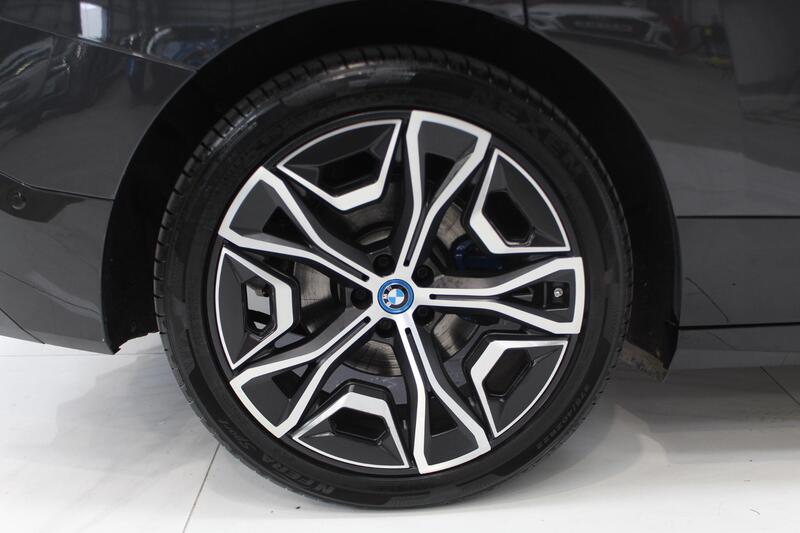 2022 BMW iX in Grey — image 37 of 90