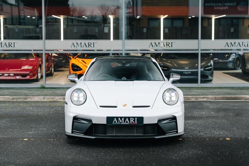 Porsche 911 view 5