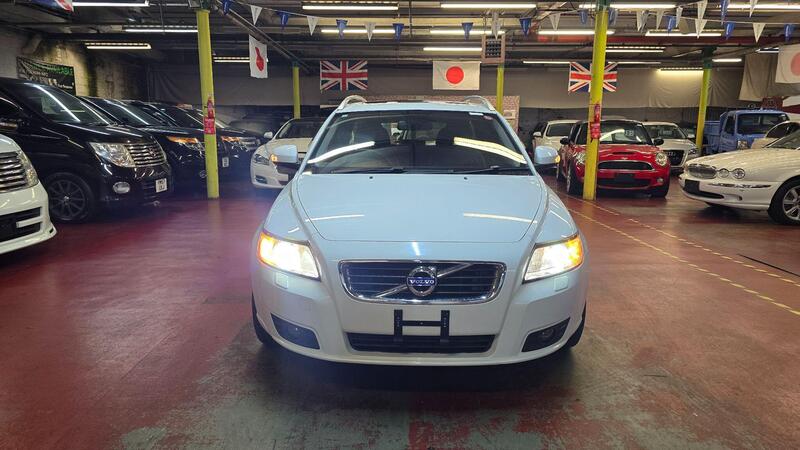 Volvo V50 view 2