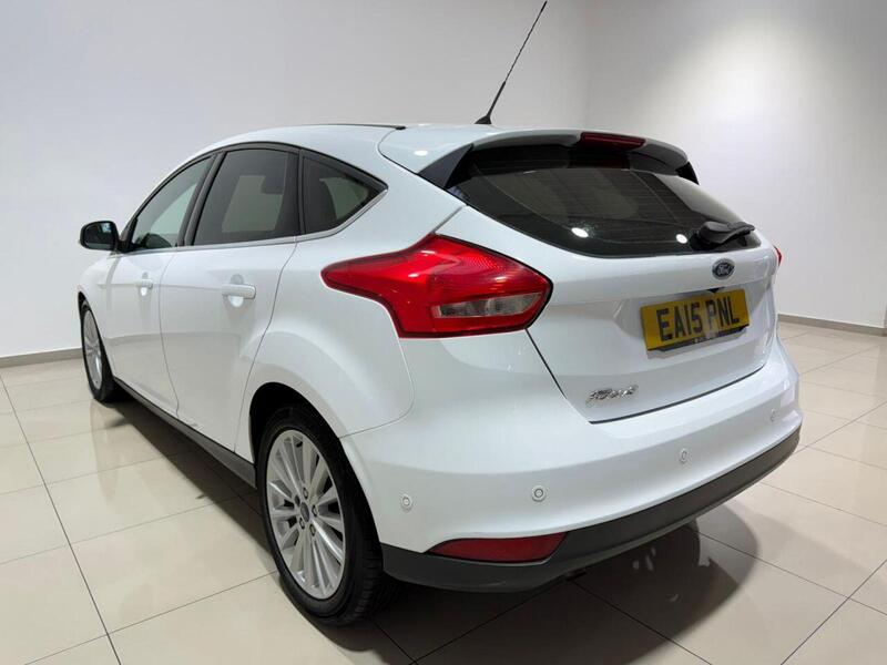 Ford Focus view 6