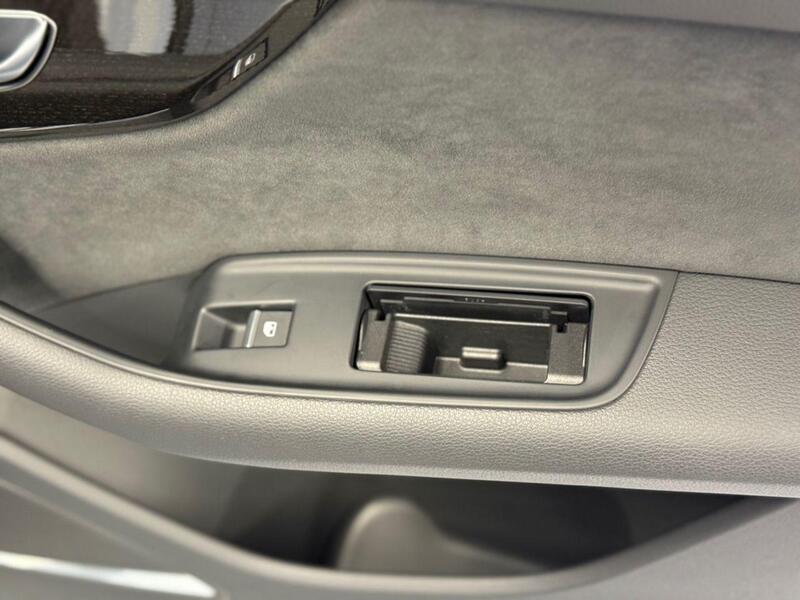 Audi SQ7 view 34