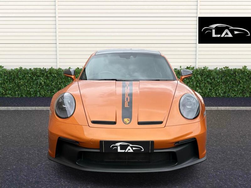 Porsche 911 view 4