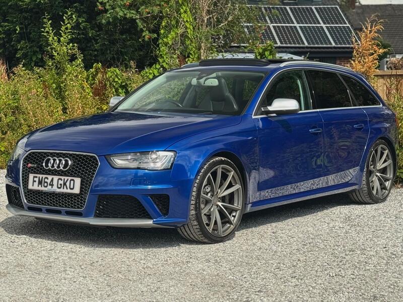 Audi RS4 view 5