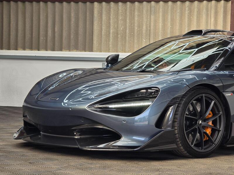 Mclaren 720s view 6