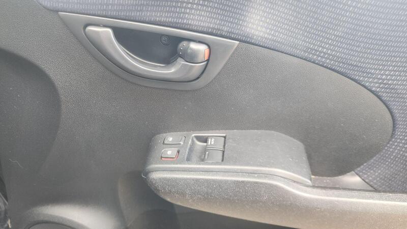 2013 Honda Jazz — photo 40