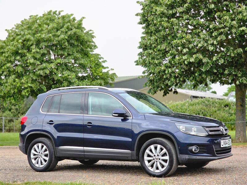Volkswagen Tiguan view 2