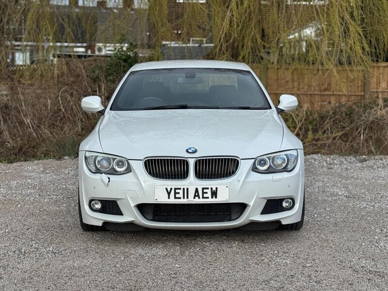 BMW 3 Series view 4