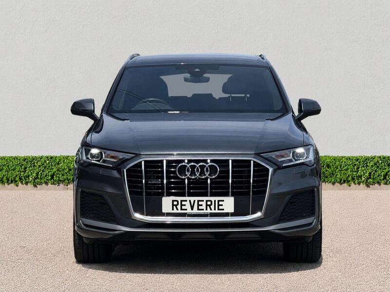 Audi Q7 view 2