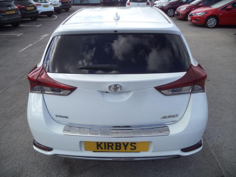 Toyota Auris view 6