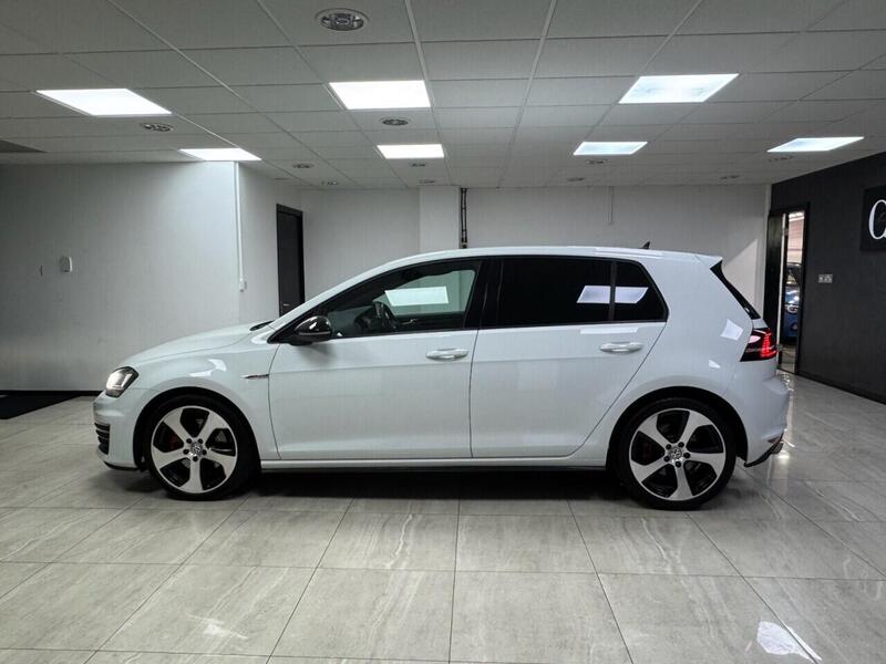Volkswagen Golf view 6