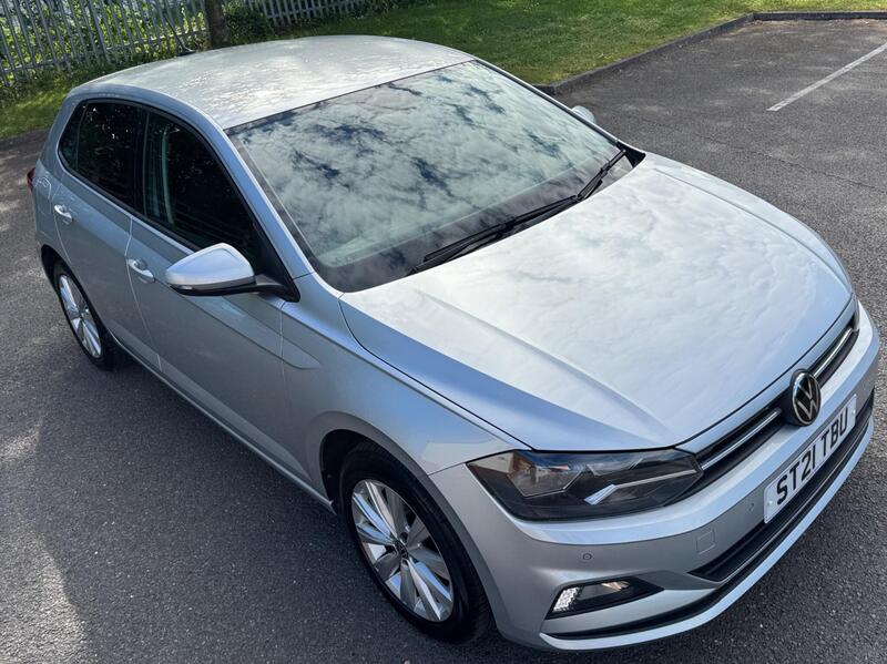 Volkswagen Polo view 3
