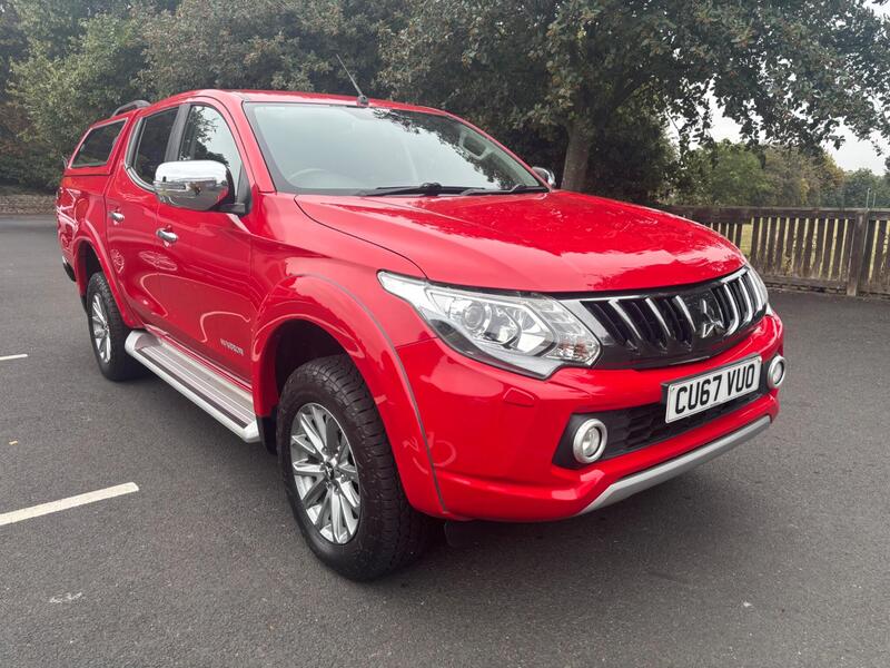 2017 Mitsubishi L200 in Red for sale