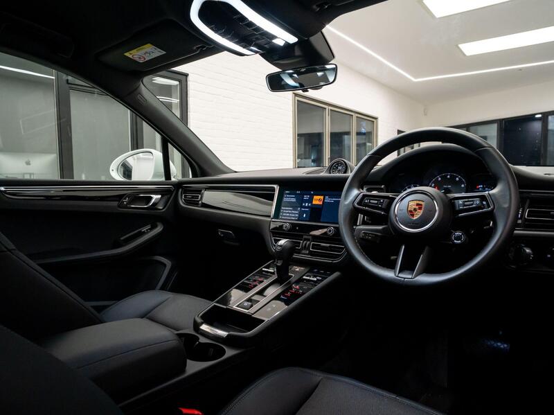 Porsche Macan view 7