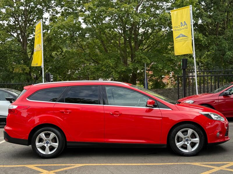 Ford Focus view 2