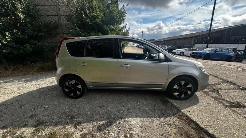 2012 Nissan Note — photo 10