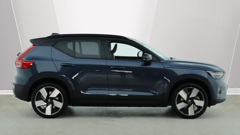 Volvo Ex40 view 3
