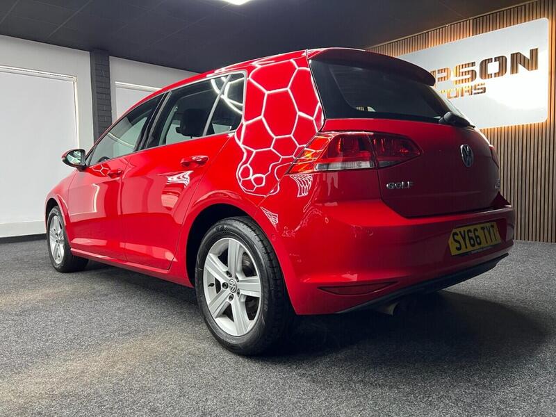 Volkswagen Golf view 5