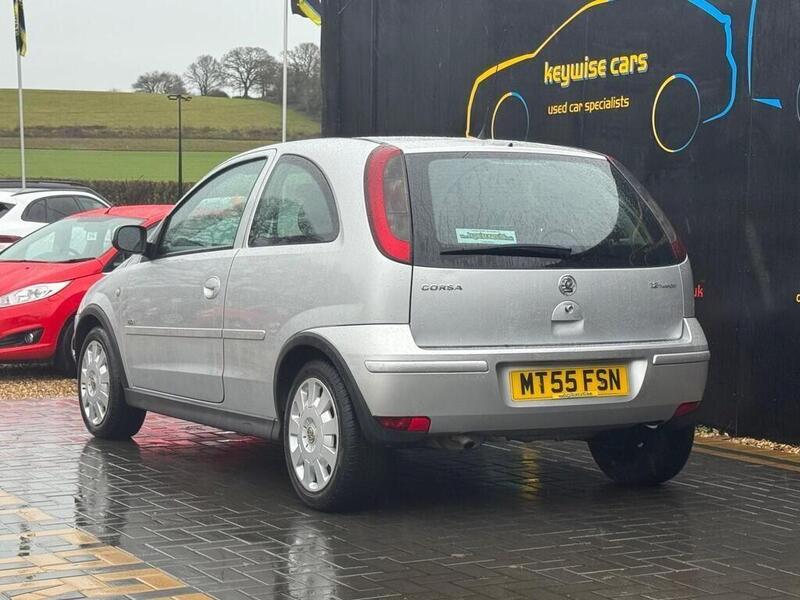 Vauxhall Corsa view 3