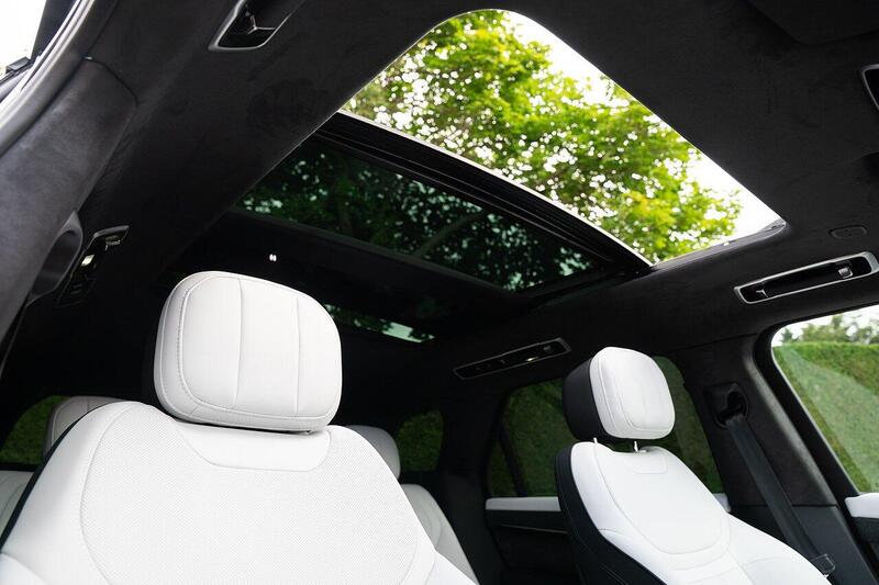 Land Rover Range Rover Sport view 3