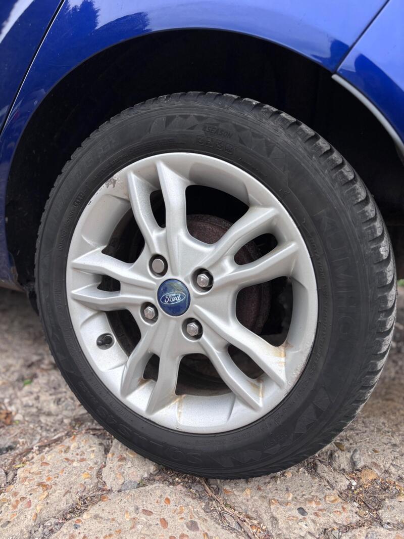 2014 Ford Fiesta — photo 21