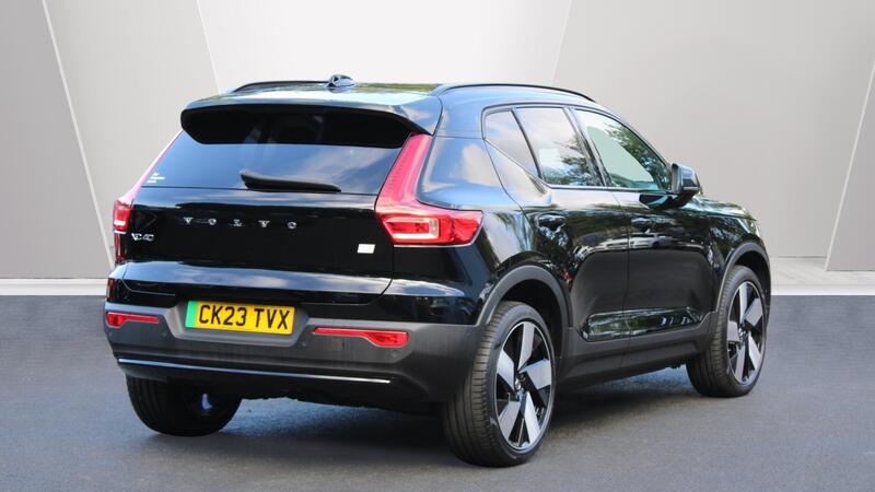 Volvo XC40 view 2