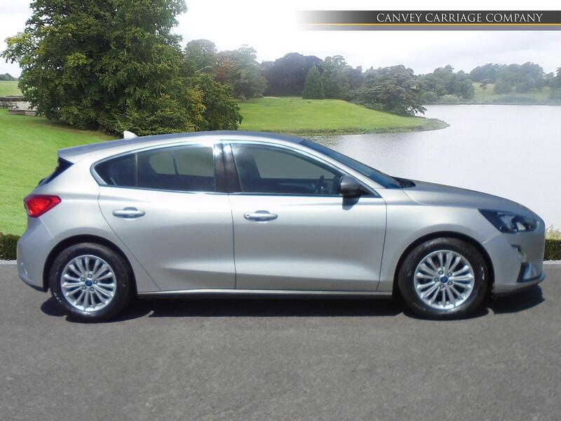 Ford Focus view 5