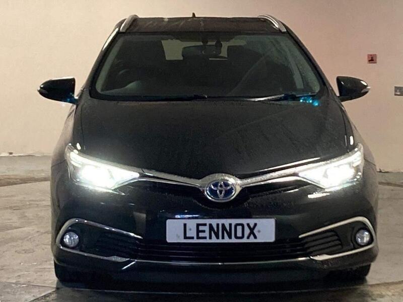 Toyota Auris view 3