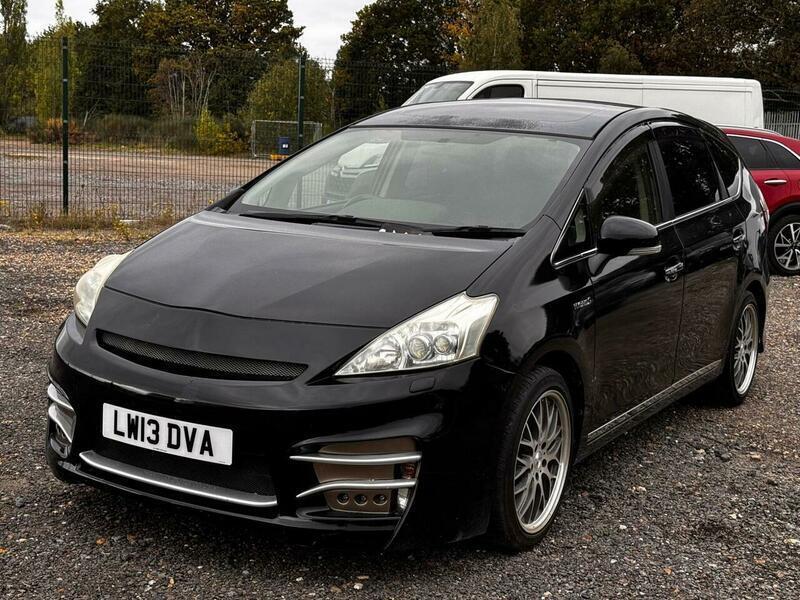 Toyota Prius+ view 7