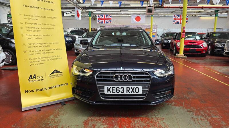 Audi A4 Avant view 2