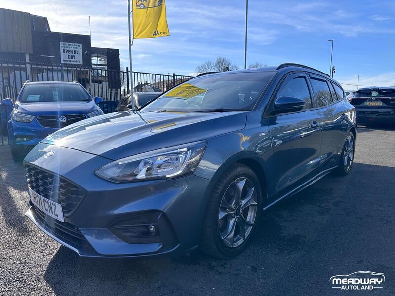 Ford Focus view 3
