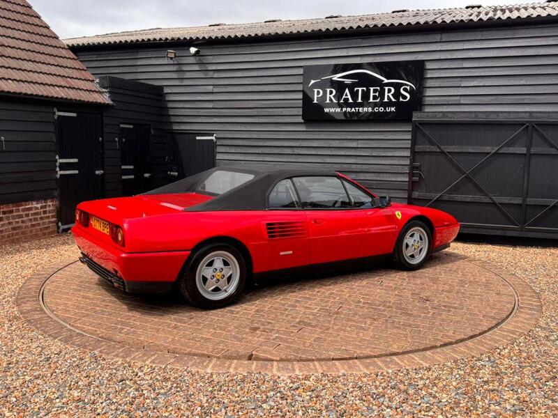 Ferrari Mondial view 7