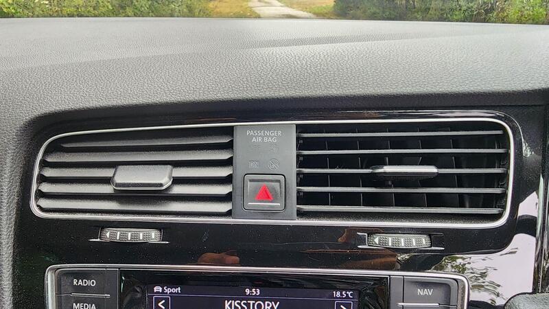 2014 Volkswagen Golf — photo 30