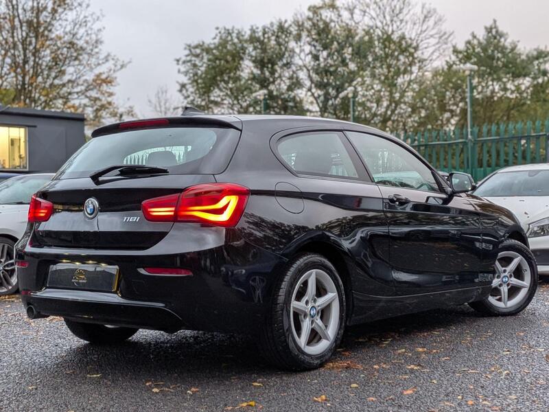 BMW 1 Series view 6