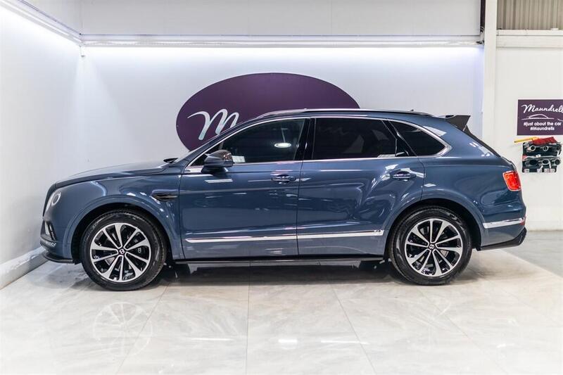 Bentley Bentayga view 3