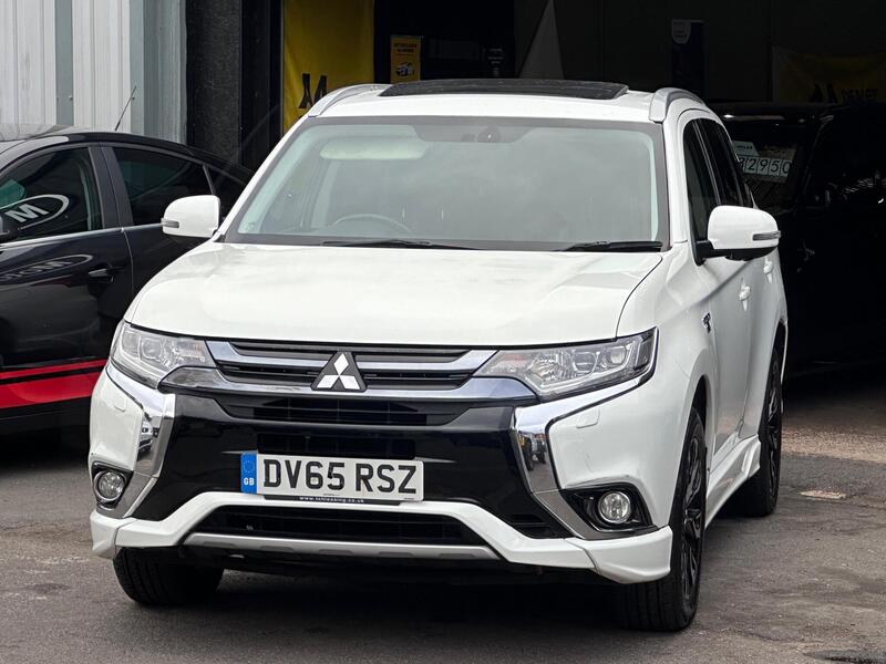 Mitsubishi Outlander view 4